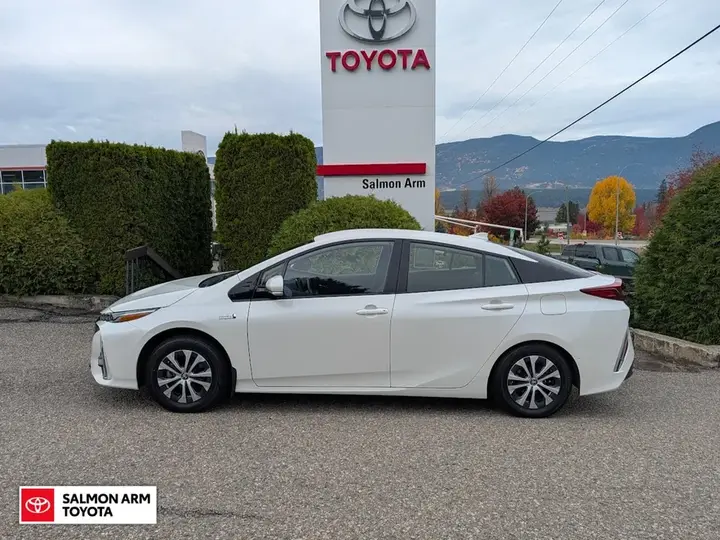Toyota Prius Prime 2020 photo 3