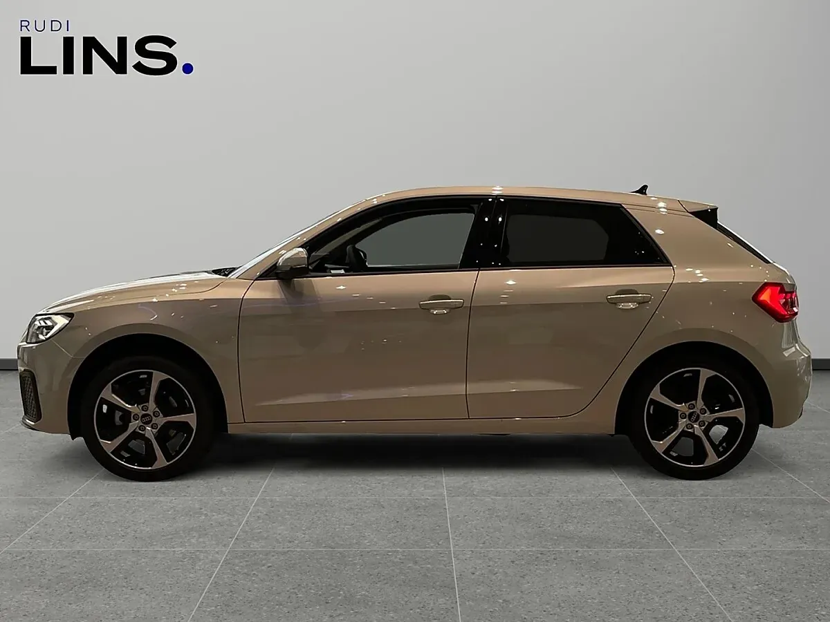 Audi A1 2025 photo 2