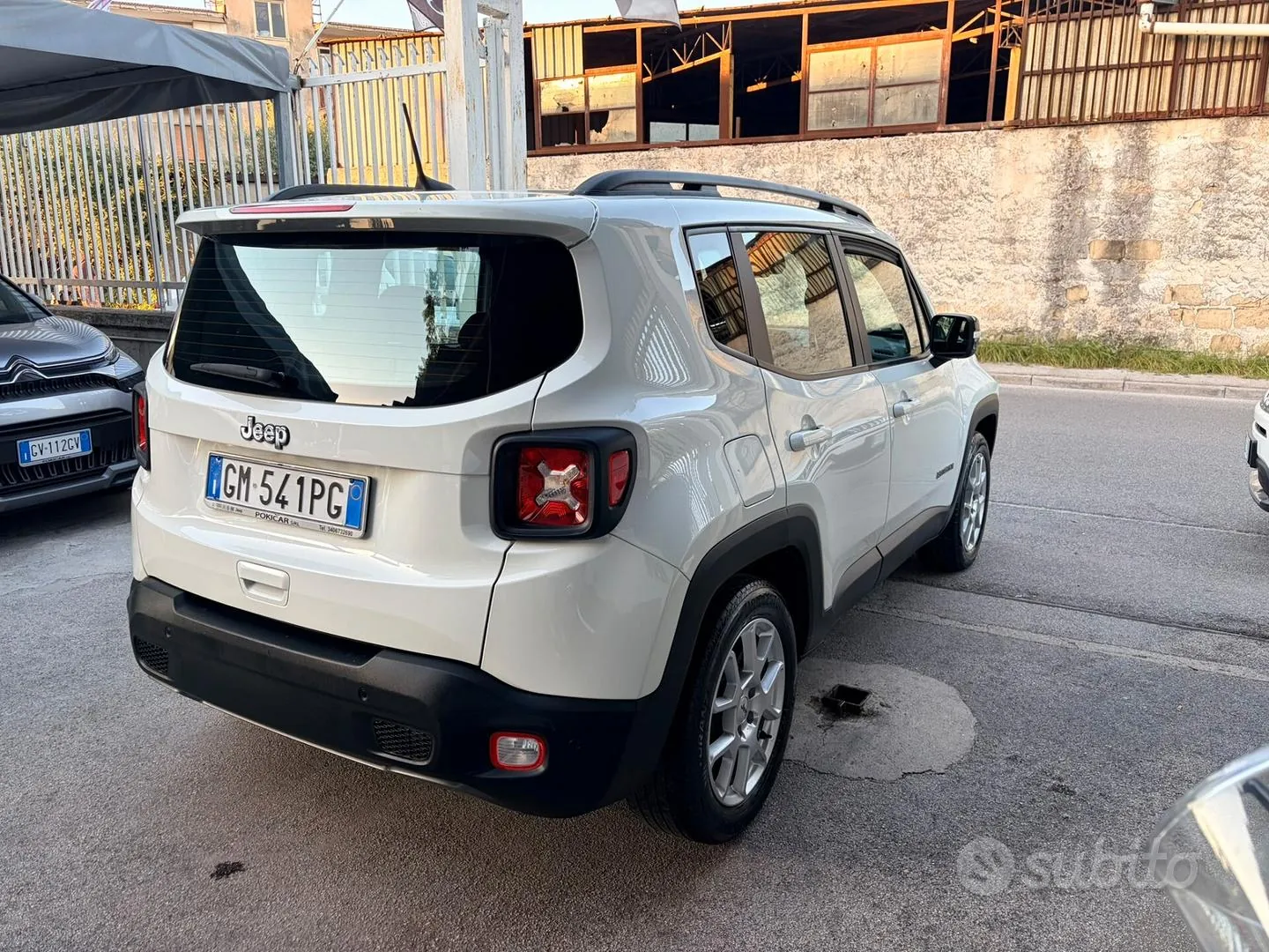Jeep Renegade 2023 photo 2