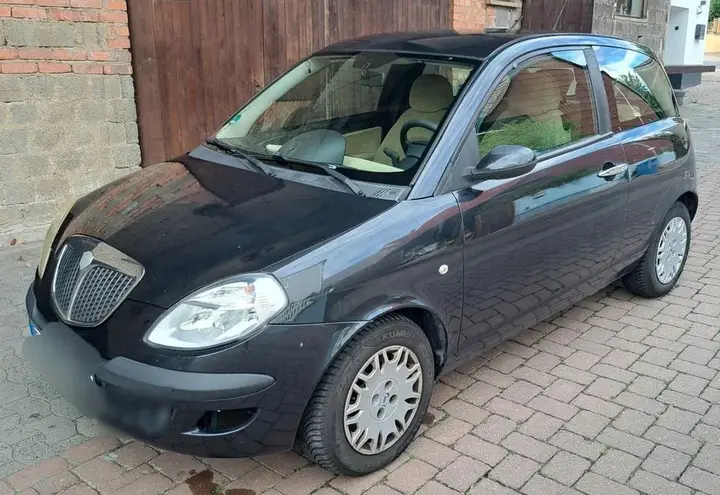 Lancia Ypsilon