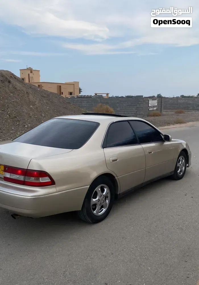 Lexus Is 1999 photo 3