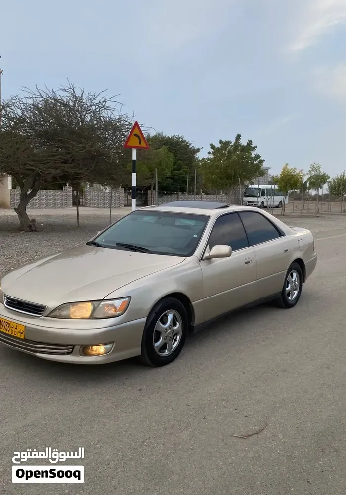 Lexus Is 1999 photo 4