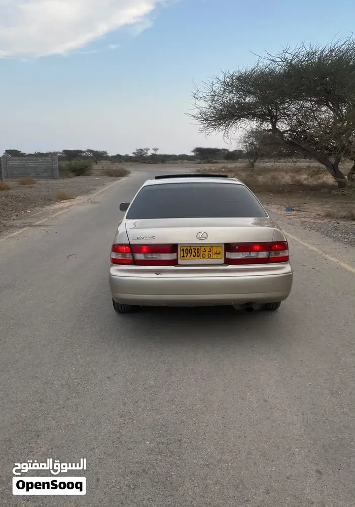 Lexus Is 1999 photo 2