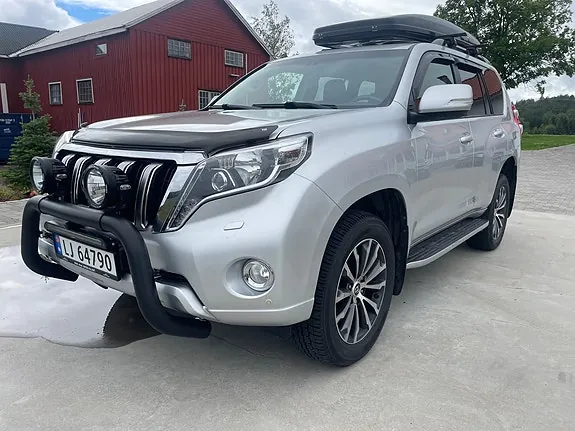 Toyota Land Cruiser 2016 photo 2