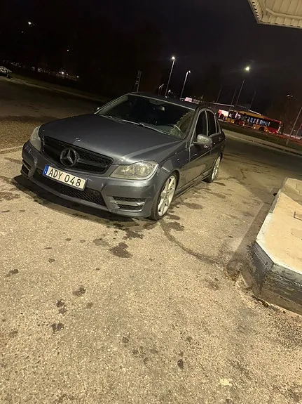 Mercedes-Benz C220 2013 photo 2