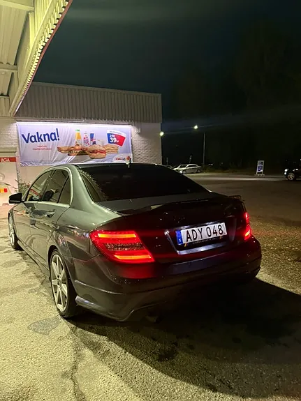 Mercedes-Benz C220 2013 photo 4