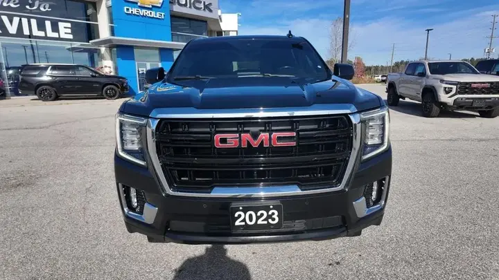 GMC Yukon Xl 2023 photo 2