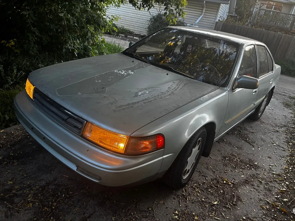 Nissan Maxima 1989 photo 3