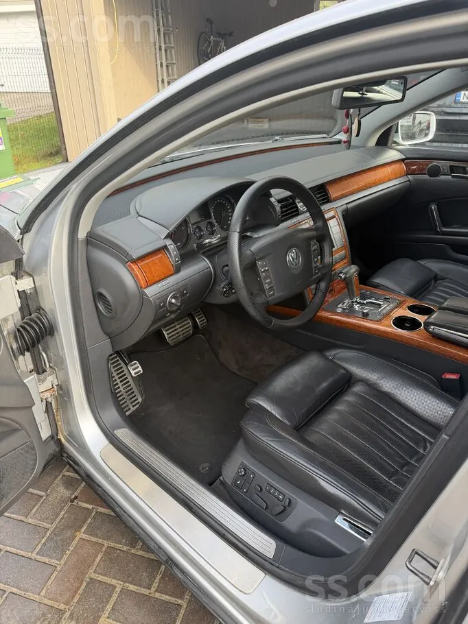 Volkswagen Phaeton 2008 photo 4