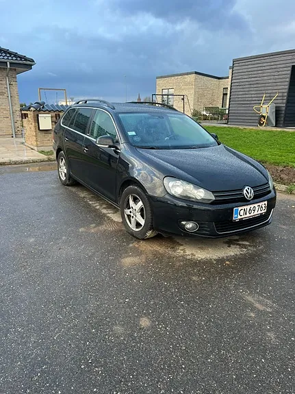 Volkswagen Golf 2011 photo 2