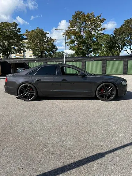 Audi A8 2013 photo 4