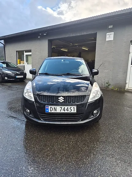 Suzuki Swift 2012 photo 2