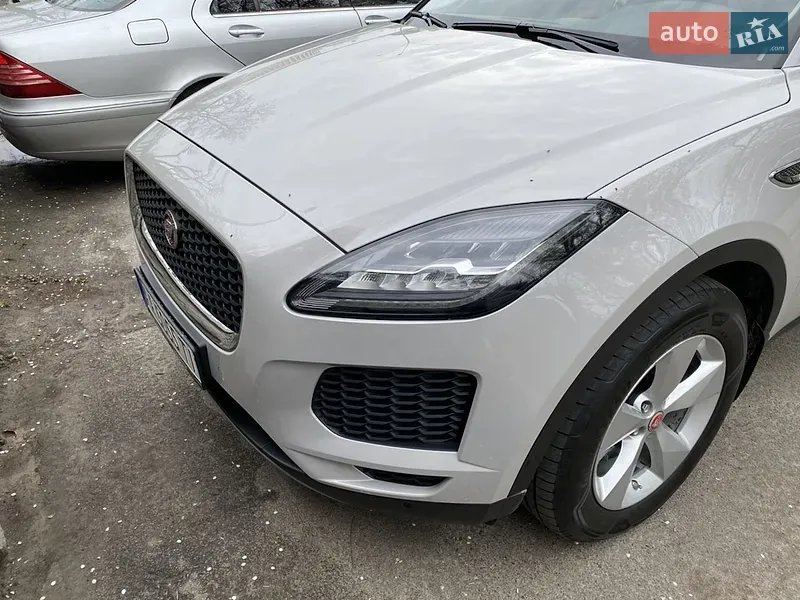 Jaguar E-Pace 2018 photo 4