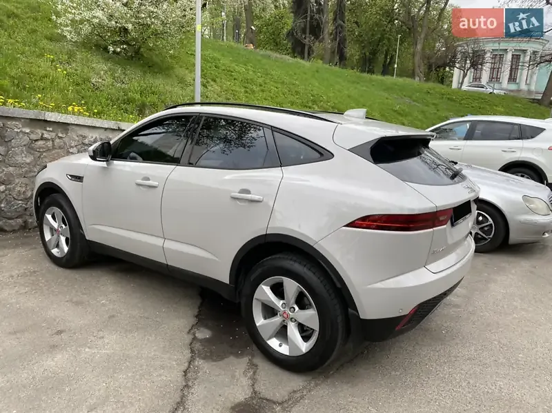 Jaguar E-Pace 2018 photo 5