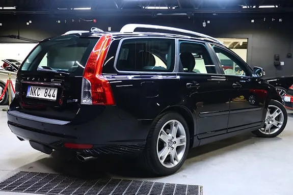 Volvo V50 2010 photo 4