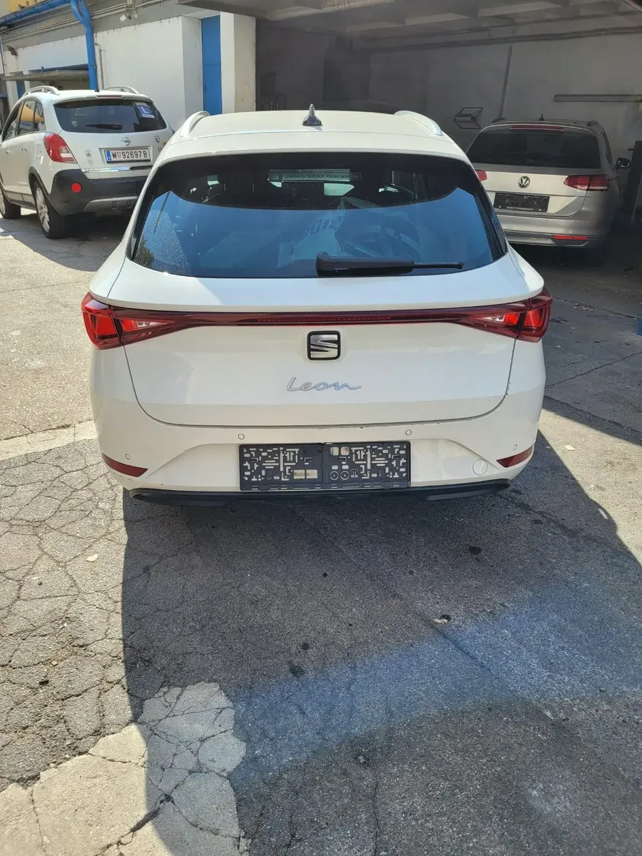 Seat Leon 2021 photo 2