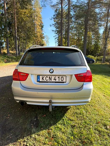 BMW 320D 2010 photo 4
