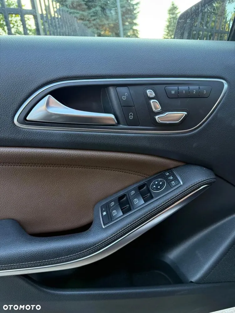 Mercedes-Benz A-Class 2015 photo 2
