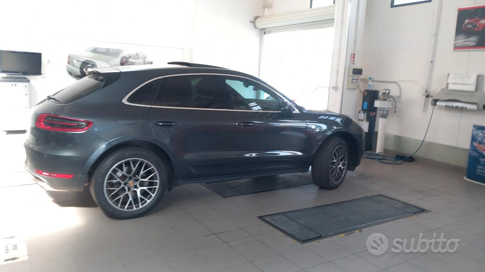 Porsche Macan 2018 photo 2
