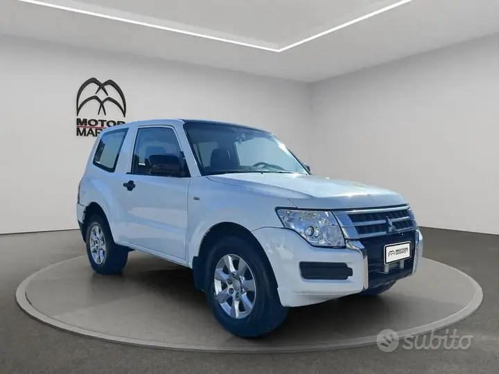Mitsubishi Pajero 2018 photo 3