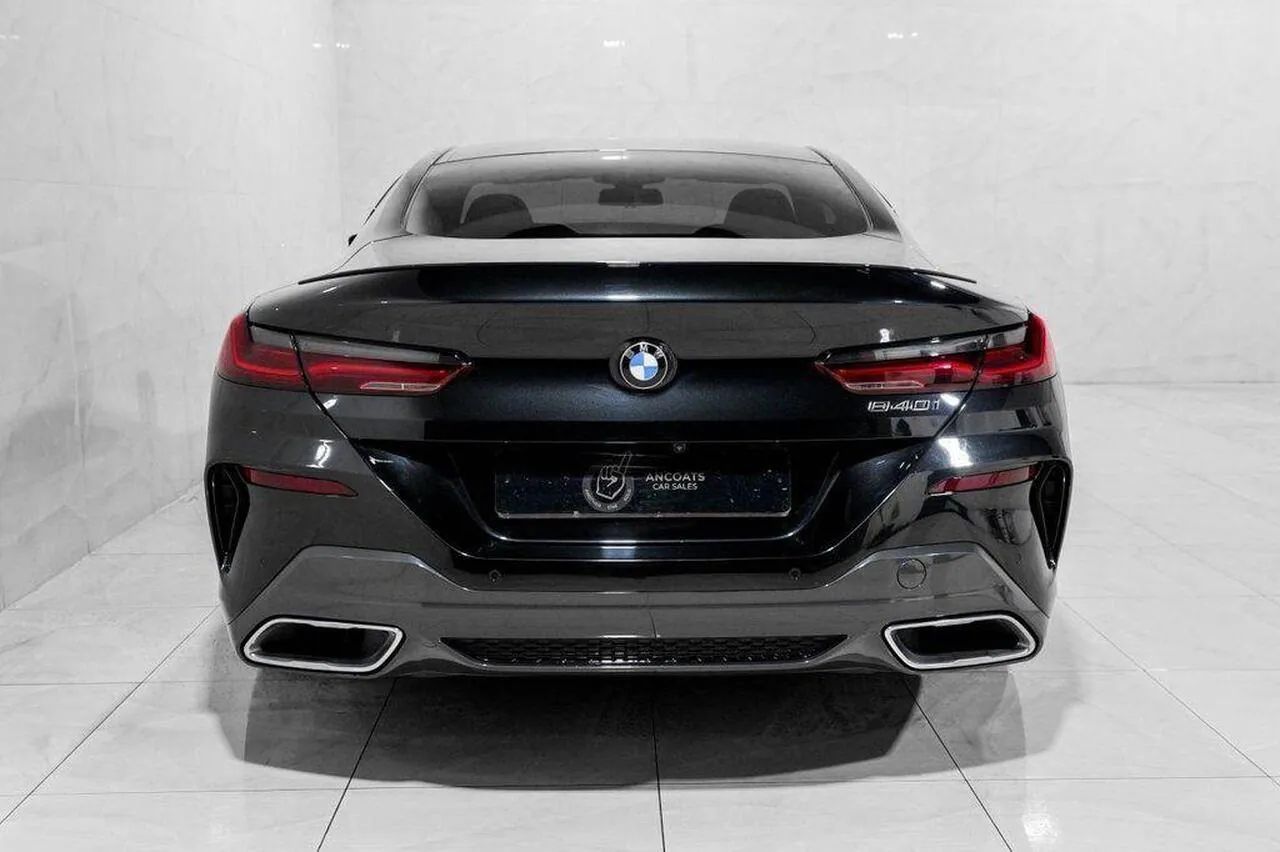 BMW 8 Series 2022 photo 5