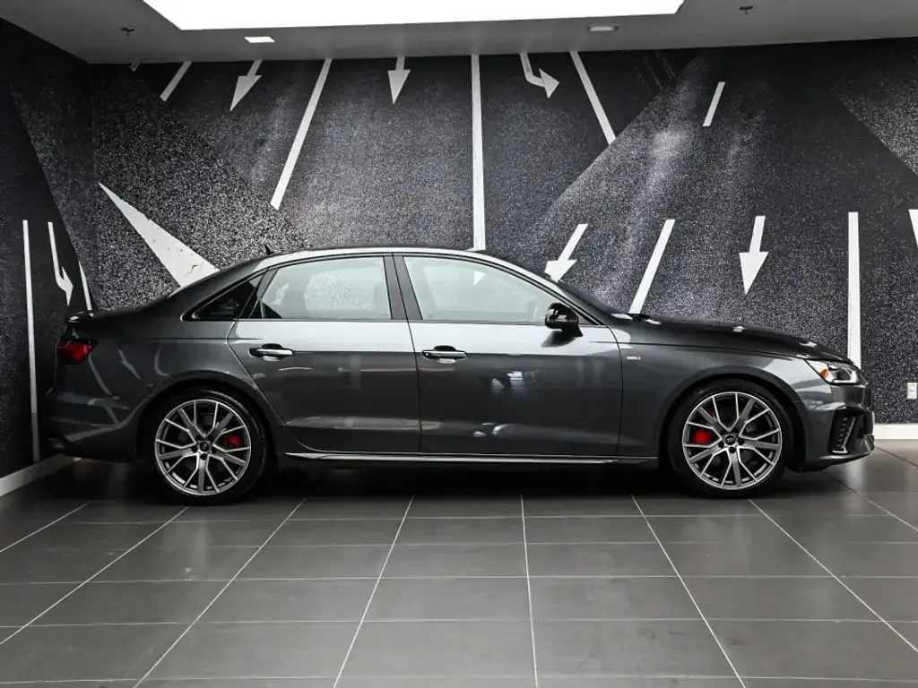 Audi A4 2023 photo 3