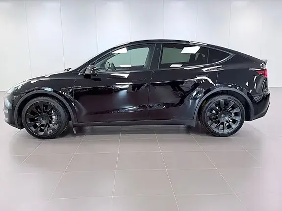 Tesla Model Y 2023 photo 4