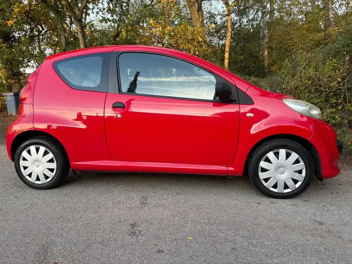 Peugeot 107 2008 photo 2