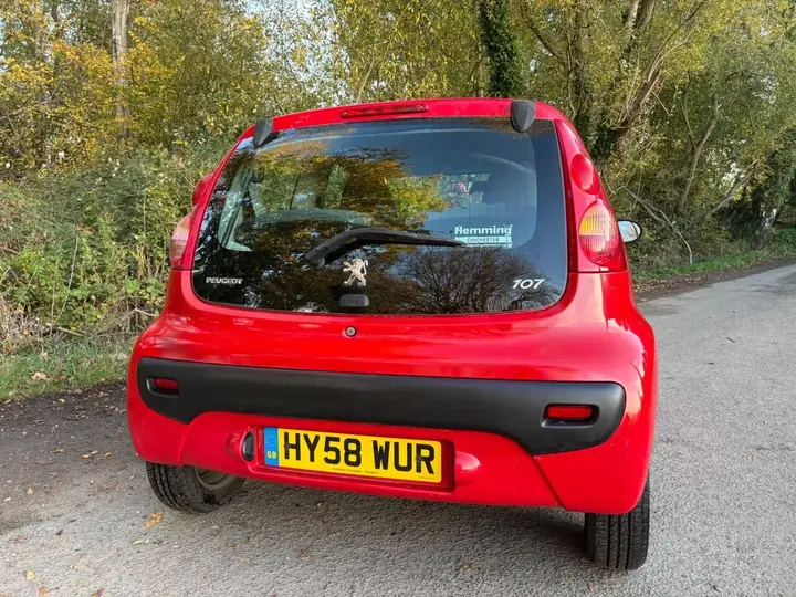 Peugeot 107 2008 photo 4