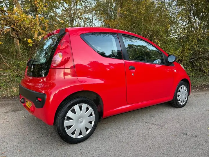 Peugeot 107 2008 photo 3