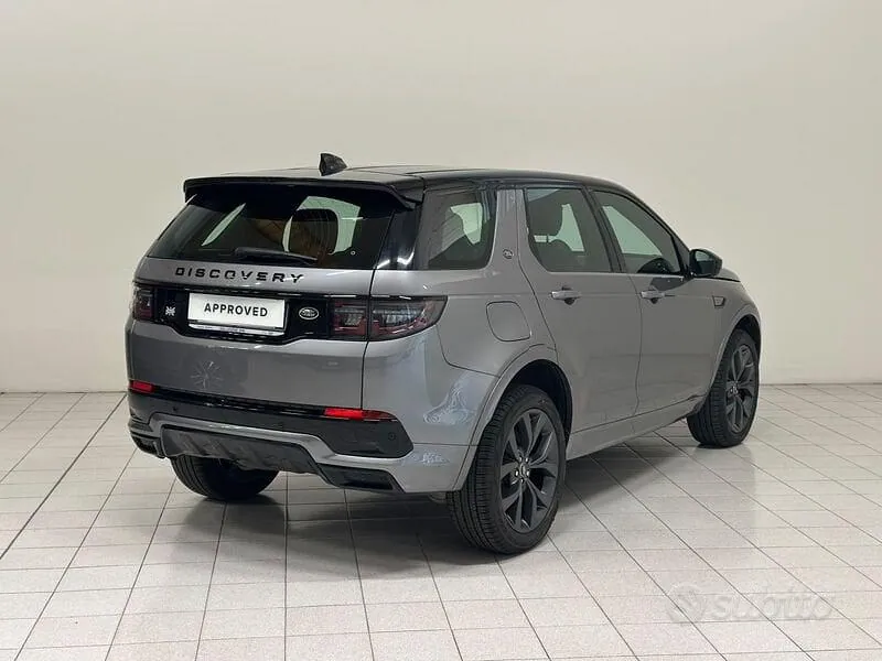 Land Rover Discovery Sport 2023 photo 2