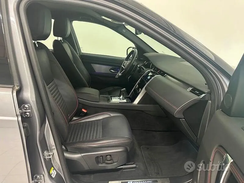 Land Rover Discovery Sport 2023 photo 3