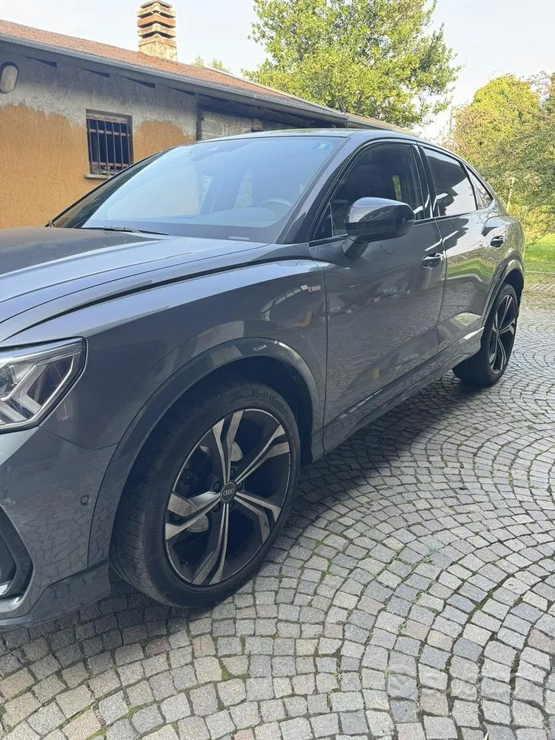 Audi Q3 2023 photo 2