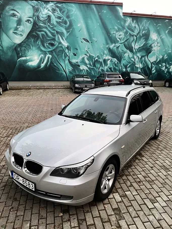 BMW 520I