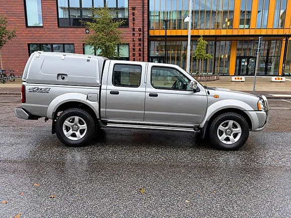 Nissan King Cab 2004 photo 4