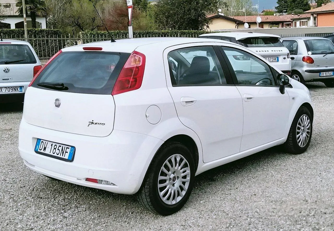 Fiat Grande Punto 2009 photo 5