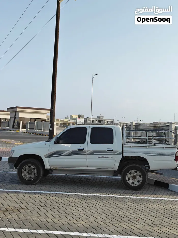 Toyota Hilux 1998 photo 3