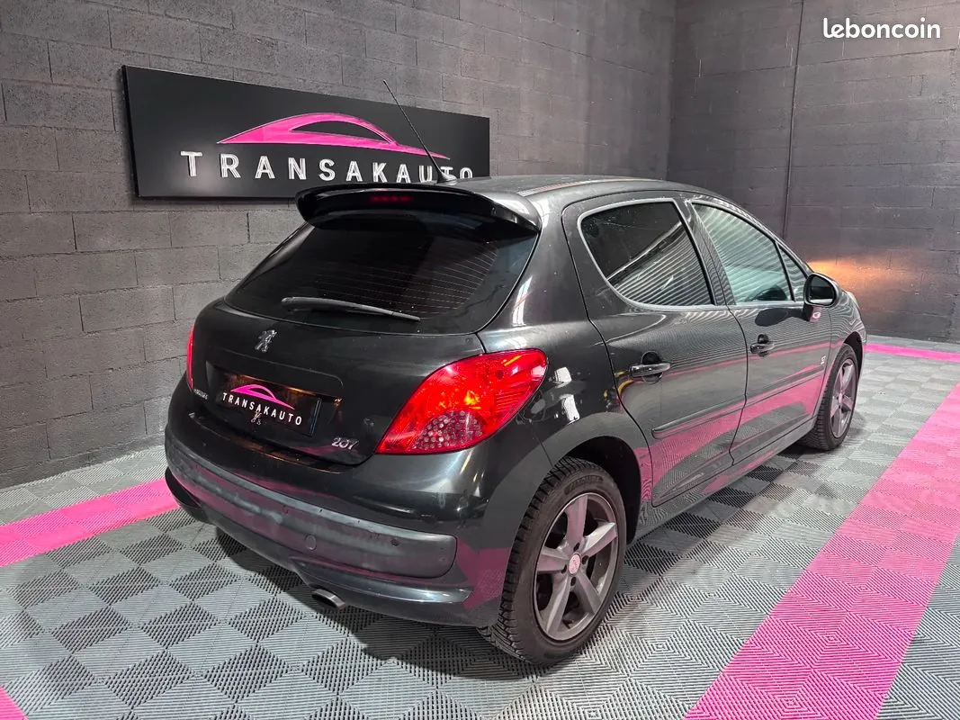 Peugeot 207 2008 photo 4