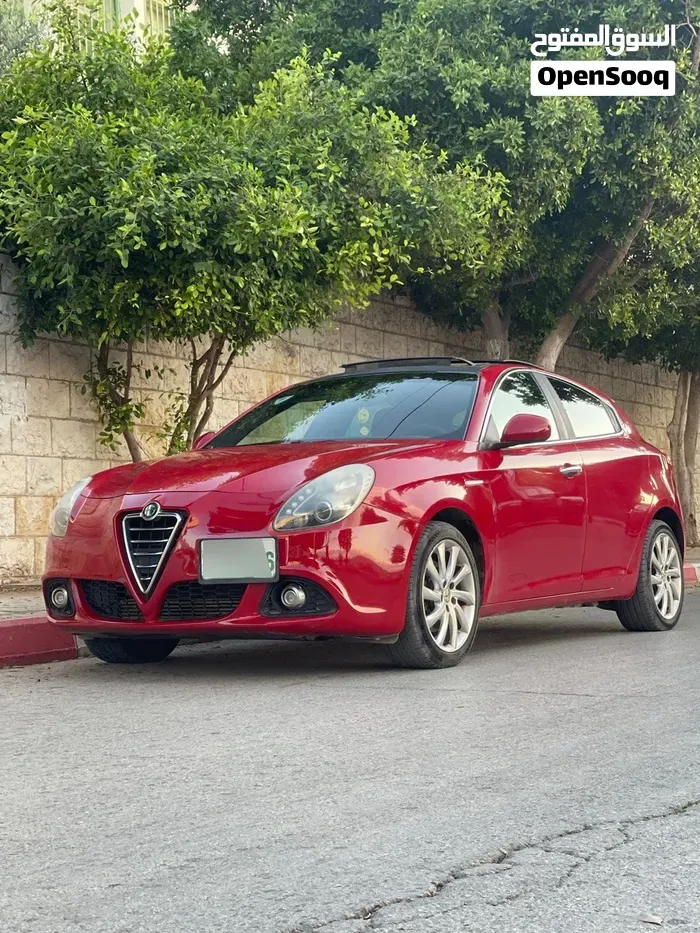 Alfa Romeo Giulietta 2015 photo 2