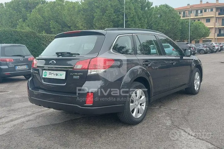 Subaru Outback 2010 photo 5