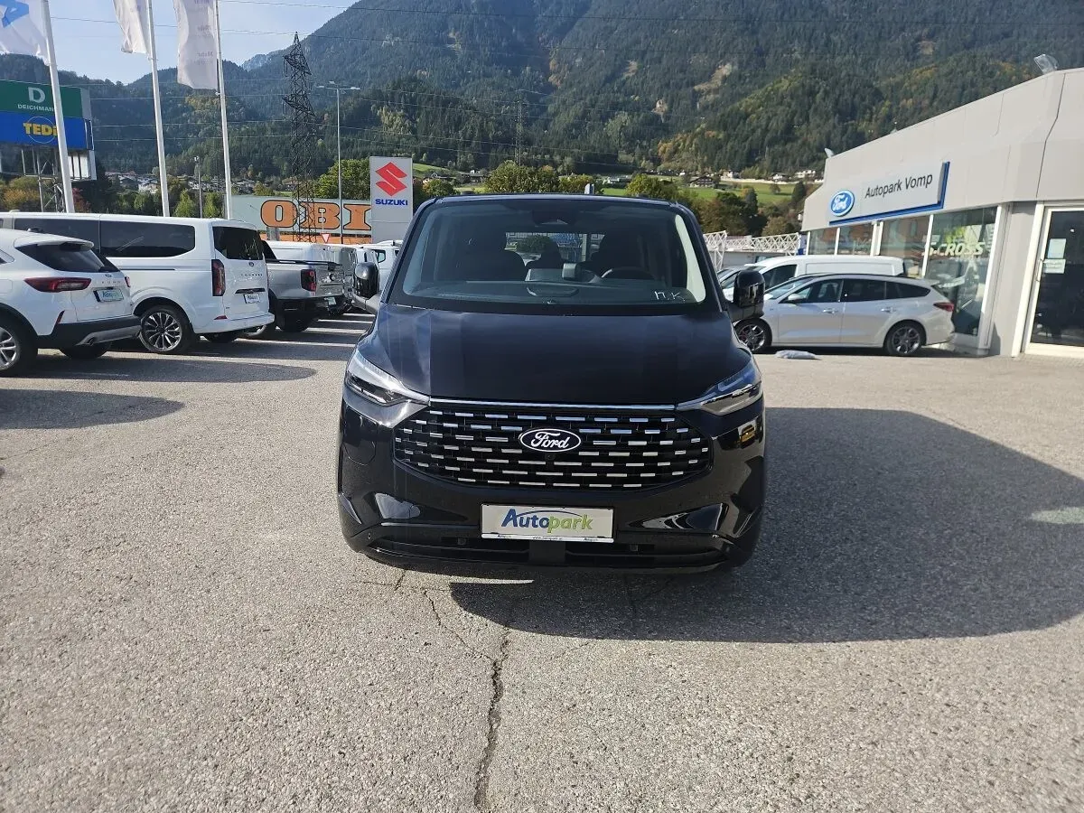 Ford Tourneo photo 2