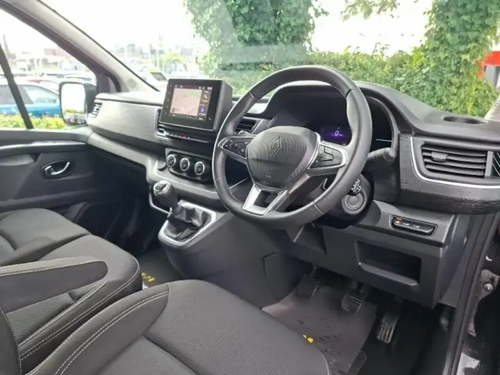 Renault Trafic 2024 photo 3
