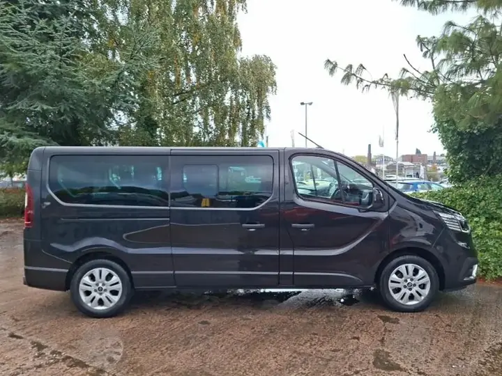 Renault Trafic 2024 photo 4
