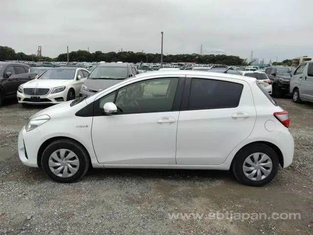 Toyota Vitz 2019 photo 5