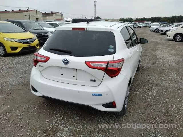 Toyota Vitz 2019 photo 4