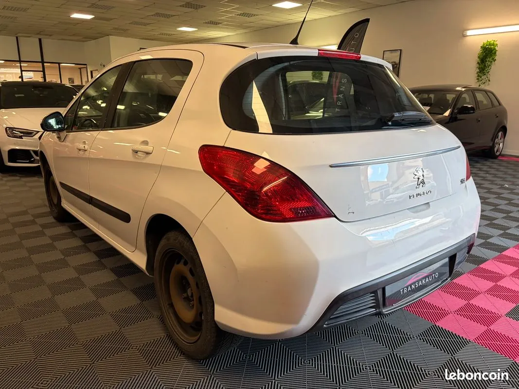 Peugeot 308 2011 photo 5