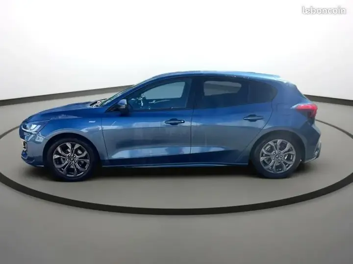 Ford Focus 2025 photo 4