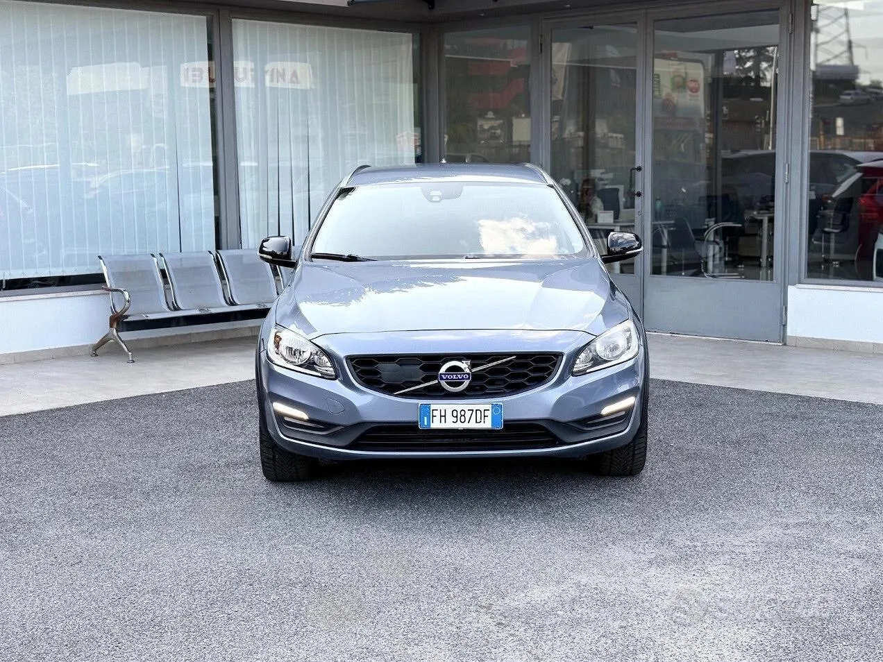 Volvo V60 2017 photo 2