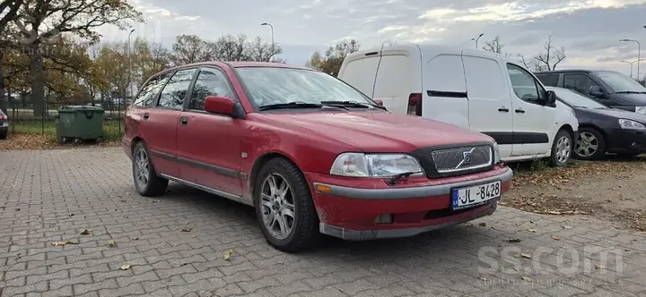 Volvo V40