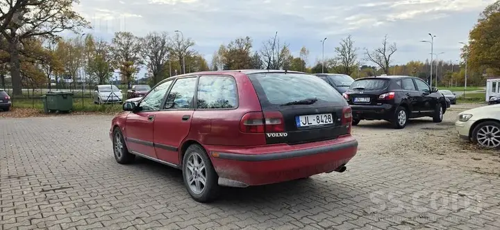 Volvo V40 1998 photo 5